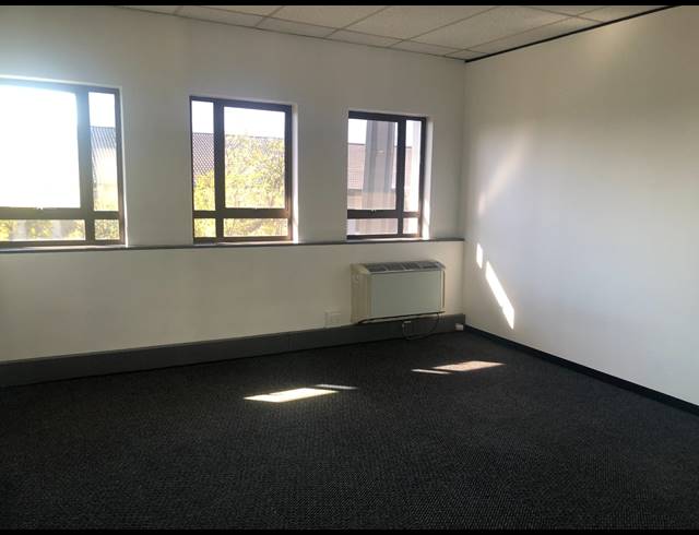 194M² OFFICE TO LET IN HYDE PARK